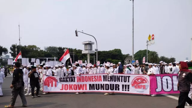 Demo di Patung Kuda Jakarta, Massa GNPR Teriak Keras Agar Presiden Jokowi Mundur - GenPI.co