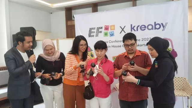 Kolaborasi EF dan Kreaby Dorong Kreativitas Generasi Muda Indonesia - GenPI.co