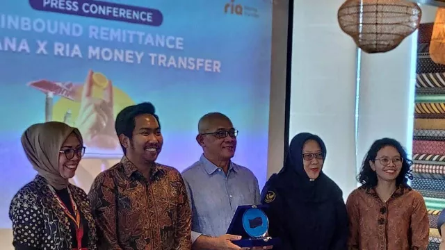 Permudah Pekerja Migran Indonesia, DANA Lakukan Manuver Cerdas - GenPI.co Permudah Pekerja Migran Indonesia, DANA Lakukan Manuver Cerdas - GenPI.co