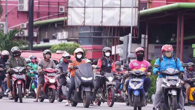 Tips Agar Mata Tidak Kering saat Berkendara Motor Maupun Mobil - GenPI.co