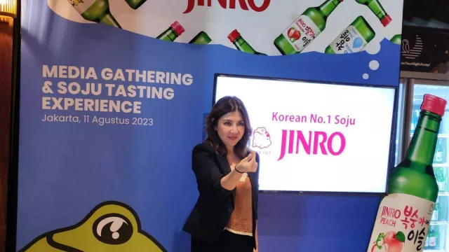 Jadi yang Pertama di Korea Selatan, Soju Jinro Kini Sasar Indonesia - GenPI.co
