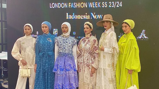 Go Global! 6 Brand Modest Lokal Siap Melenggang di London Fashion Week 2023 - GenPI.co