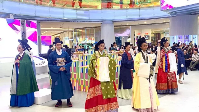 Menilik Keindahan Budaya Korea Lewat Transformasi Hanbok dari Masa ke Masa - GenPI.co