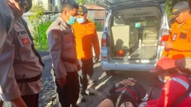 Polres dan Basarnas Bali Evakuasi Pendaki Pucak Mangu, Ada Apa? - GenPI.co BALI