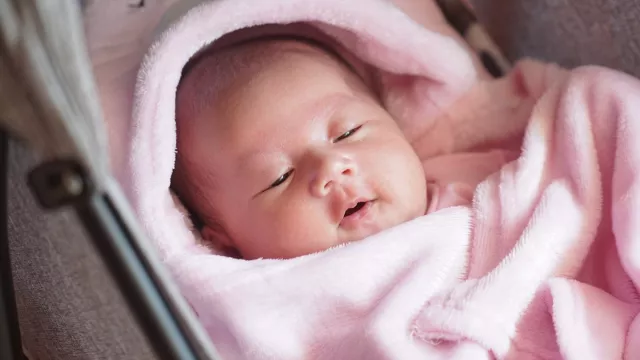 Kenali Lima Masalah Kulit pada Bayi - GenPI.co BALI Kenali Lima Masalah Kulit pada Bayi - GenPI.co BALI