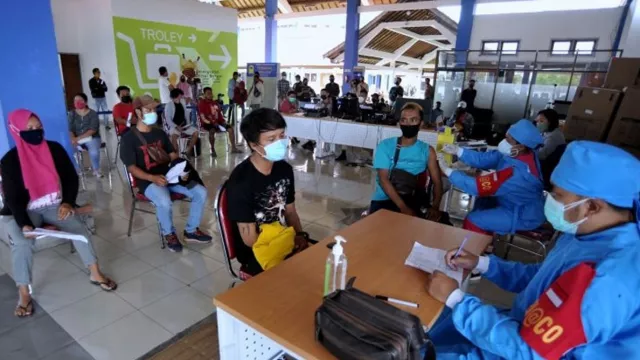 Cakupan Vaksinasi Covid-19 Dosis Pertama di Bali Melebihi Target - GenPI.co BALI