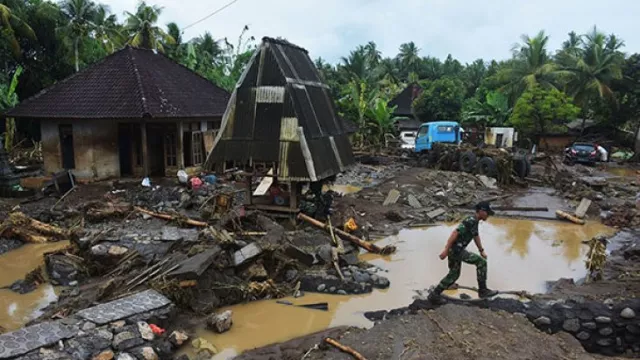 Parah! Banjir Bandang Porak-porandakkan Wilayah Nusa Penida Bali - GenPI.co BALI