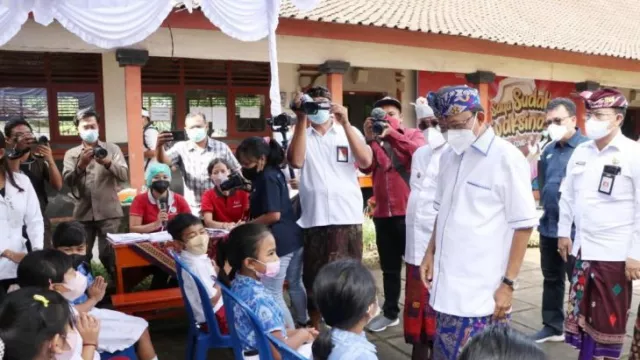 Banyak Anak Vaksin Covid-19, Gubernur Koster: Bali Herd Immunity - GenPI.co BALI
