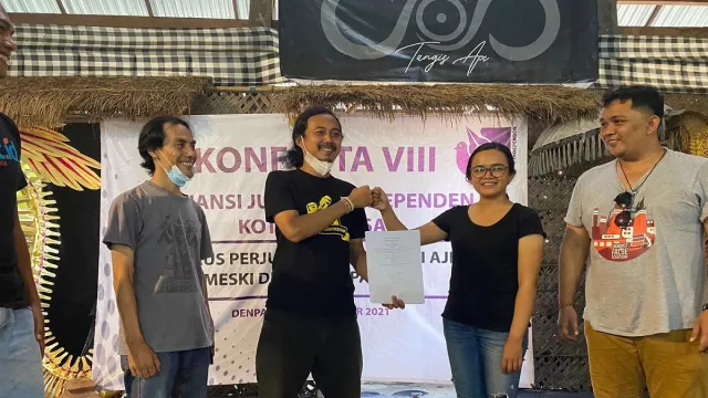 Resmi! Ketua AJI Denpasar Bali Dipimpin Jurnalis Perempuan Ini - GenPI.co BALI