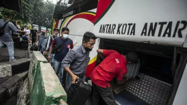 Berlibur Jadi Tak Masalah, Ini 3 Tips Melancong Naik Bus - GenPI.co BALI