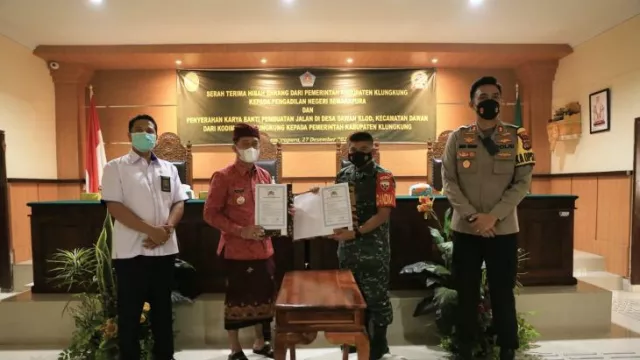 Imbas Jalan Lingkar Dawan, Bupati Klungkung Bali Apresiasi Kodim - GenPI.co BALI Imbas Jalan Lingkar Dawan, Bupati Klungkung Bali Apresiasi Kodim - GenPI.co BALI