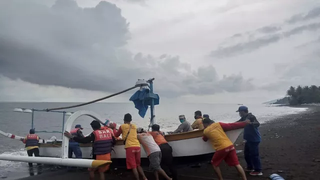 Nelayan Karangasem I Wayan Kondi Hilang, Ini Temuan Basarnas Bali - GenPI.co BALI