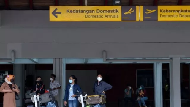 Wisman Masuk Bali Pakai VOA, Beda dengan Visa Wisata - GenPI.co BALI