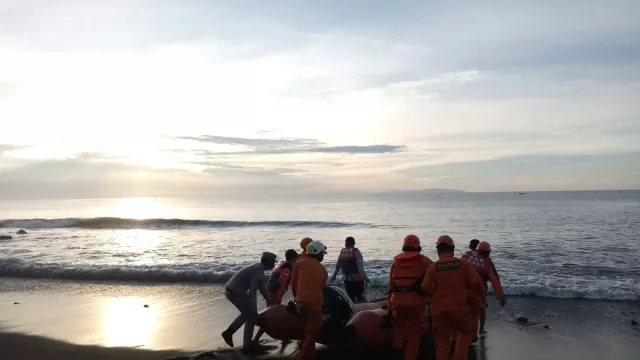 Astaga! Nelayan Karangasem Sudi Hilang, Basarnas Bali Lakukan Ini - GenPI.co BALI