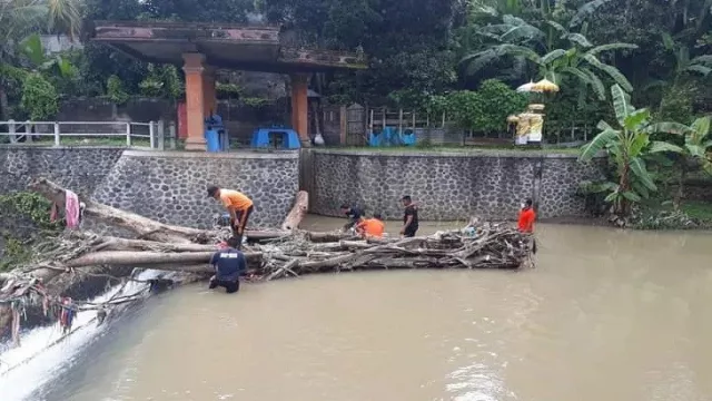 Bali Diguyur Hujan Seharian, 7 Desa Gerokgak Buleleng Kebanjiran - GenPI.co BALI