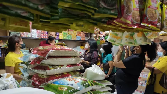 Minyak Goreng Mahal di Pasar Denpasar, Disperindag Beri Kecaman - GenPI.co BALI