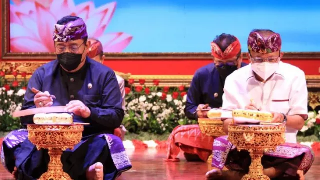 Gubernur Koster Minta Budaya Bali Lestari saat Pandemi, Kenapa? - GenPI.co BALI