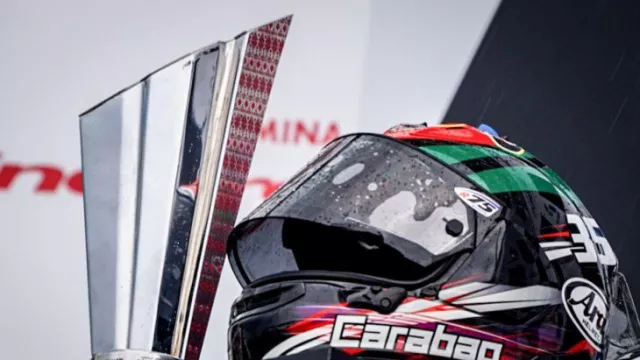 Piala MotoGP Mandalika, Menparekraf Uno Sanjung Pengrajin Bali - GenPI.co BALI