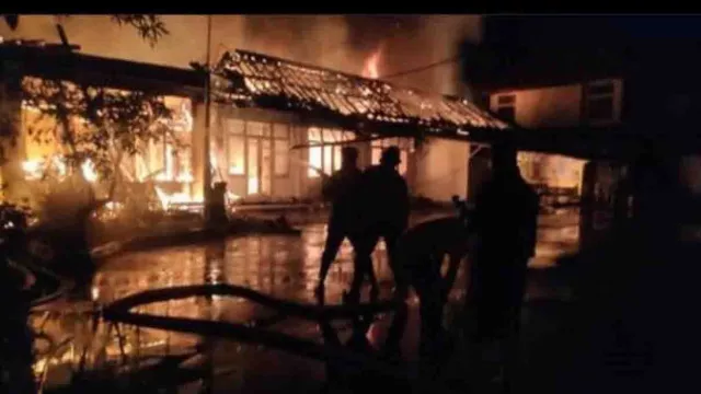 Rugi Besar, Kantor Samsat Bersama Denpasar Bali Ludes Terbakar - GenPI.co BALI