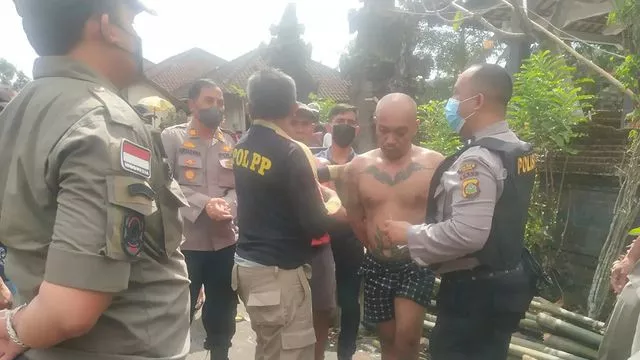 Geger! ODGJ Ngamuk di Tabanan Bali, Polisi Pakai Jurus Ini - GenPI.co BALI