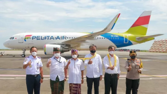 Gubernur Koster Mengakui, Pelita Air Bawa Turis ke Bali - GenPI.co BALI