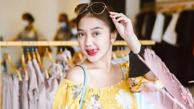 Kasus Putra Siregar, Chandrika Chika Joget TikTok di Bali - GenPI.co BALI Kasus Putra Siregar, Chandrika Chika Joget TikTok di Bali - GenPI.co BALI