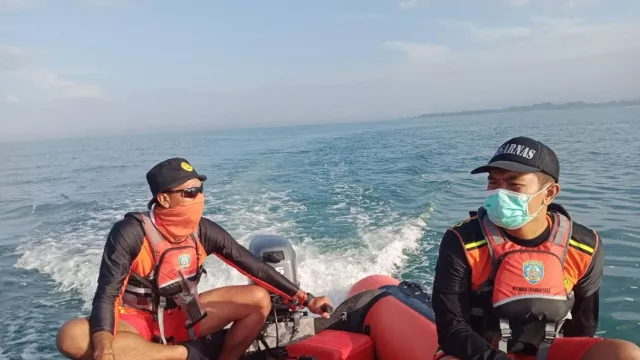 Pantai Batu Bolong Bali Hilangkan Turis Surabaya, Aksi Basarnas? - GenPI.co BALI