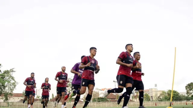 Bali United Sulit Cari Lawan, Uji Coba Lawan Tim Promosi Batal? - GenPI.co BALI