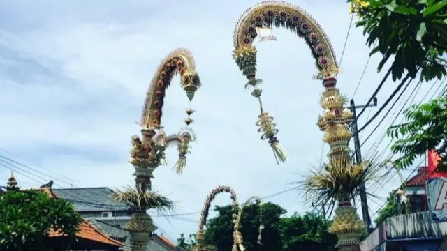 PLN Ingatkan Soal Penjor kala Galungan di Bali Dekat, Kok Bisa? - GenPI.co BALI