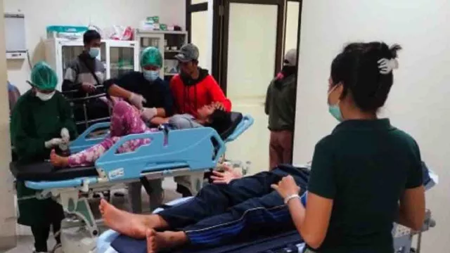Santapan Bencana, 161 Pelajar SMPN di Buleleng Bali Masuk RS - GenPI.co BALI