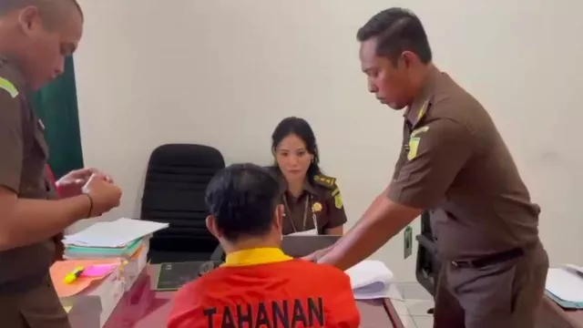 Ketua LPD Anturan Dicecar Kejari Buleleng Efek Korupsi Rp135 M - GenPI.co BALI