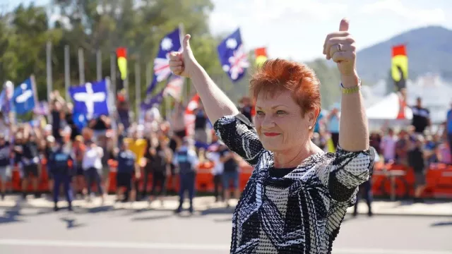 Profil Pauline Hanson, Senator Australia Bikin Bali Gempar - GenPI.co BALI