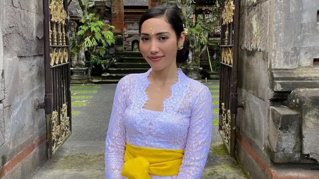Profil Laksmi Shari, Puteri Indonesia Plus Bidadari Bali - GenPI.co BALI