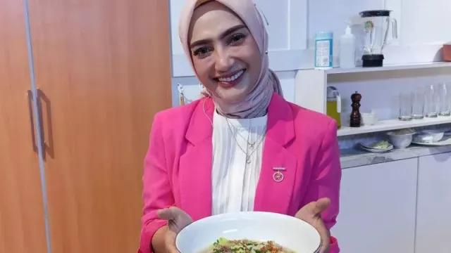 Nikmat! Resep Makanan Sup Ayam ala Yulita MasterChef - GenPI.co BALI