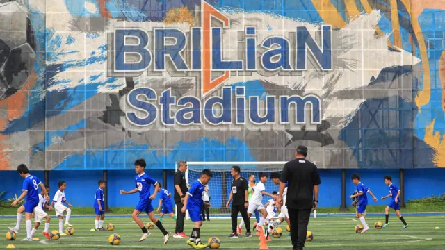 BRImo Future Garuda, BRI Beri Bantuan Pendidikan Bagi 50 Anak Sepak Bola Berbakat - GenPI.co BALI