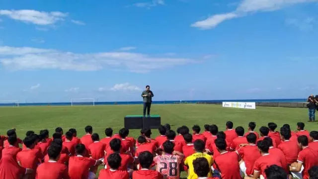 947 Orang Ikut Seleksi Timnas Indonesia U-17, Erick Thohir Beri Semangat - GenPI.co BALI