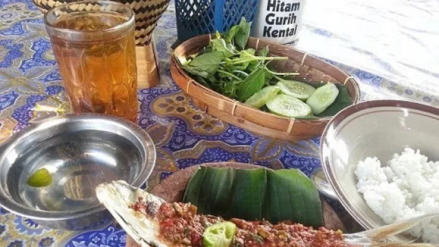Pecak Bandeng Tanpa Duri, Juaranya Kuliner Ikan - GenPI.co BANTEN