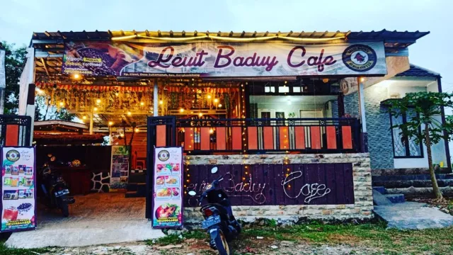 Kesederhanaan Leuit Baduy Cafe dalam Secangkir Kopi Tubruk - GenPI.co BANTEN
