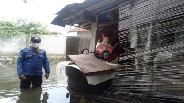 Banjir di Kosambi, Warga: Proyek Jadi Penyebab Pendangkalan Kali - GenPI.co BANTEN