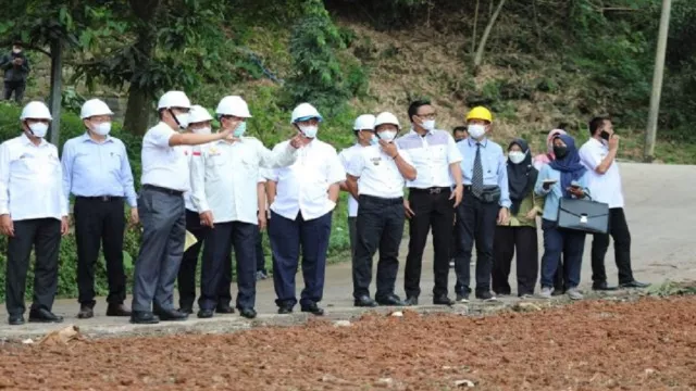 Walkot Serang Tinjau Pembangunan TPAS Cilowong, Hampir Rampung - GenPI.co BANTEN Walkot Serang Tinjau Pembangunan TPAS Cilowong, Hampir Rampung - GenPI.co BANTEN