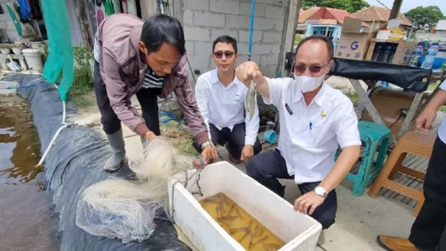 LPUMPKP Beri Pinjaman Modal Kepada 15 Nelayan di Serang - GenPI.co BANTEN