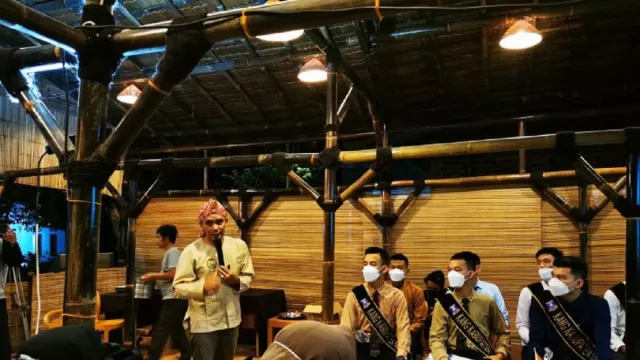 Peserta Kang Nong Serang Dikarantina di Desa Wisata Cikolelet - GenPI.co BANTEN Peserta Kang Nong Serang Dikarantina di Desa Wisata Cikolelet - GenPI.co BANTEN