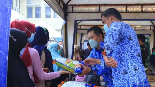 Jelang Ramadan, Disperindagkop UKM Gelar Bazar Sembako Murah - GenPI.co BANTEN
