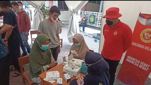 Bantu Warga Penuhi Syarat Mudik, BIN Banten Gelar Vaksinasi - GenPI.co BANTEN