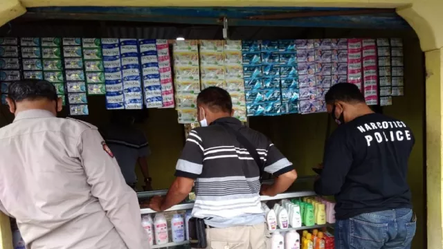 Jual Tramadol dan Excimer, Toko Alat Kosmetik Digerebek Polisi - GenPI.co BANTEN
