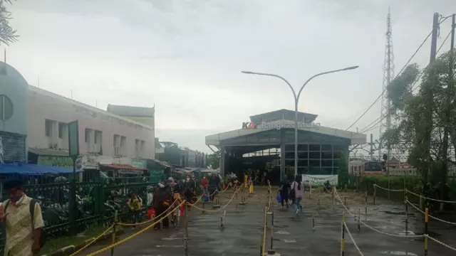 Puncak Arus Mudik di Stasiun Rangkasbitung Diprediksi pada H-3 - GenPI.co BANTEN
