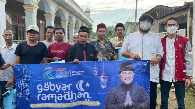 Berbagi Berkah, Relawan Indonesia Muda Bagi Sembako untuk Marbot - GenPI.co BANTEN