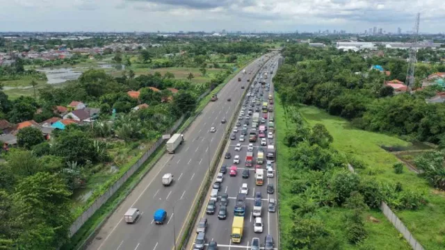 Merak Padat, Pengelola GT MMS Minta Pemudik Melintasi Jalur Ini - GenPI.co BANTEN