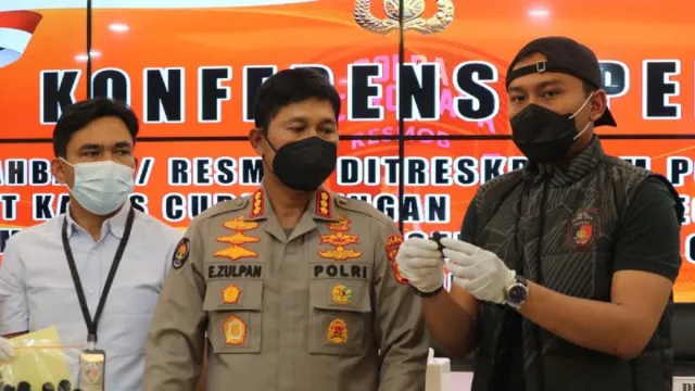 Pencuri dengan Modus Pecah Kaca Mobil Diringkus Polda Metro Jaya - GenPI.co BANTEN