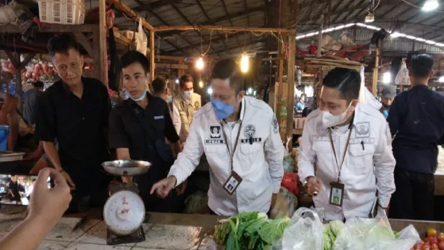 Disperindag Tangerang Bakal Tera Ulang Timbangan di Pasar Cisoka - GenPI.co BANTEN